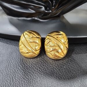VINTAGE AVON GOLD TEXTURED EARRINGS